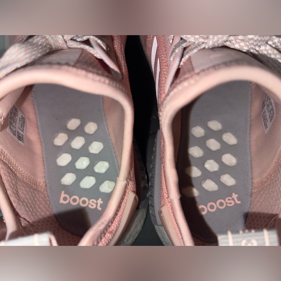 Women’s Adidas NMD R1 - Picture 4 of 8